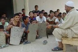 Au Maroc, l’ardoise en bois défie le temps