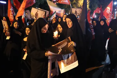 دسته عزاداری بانوان ملایری در شام غریبان قائدشهید امت