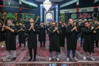 آیین طشت‌گذاری در مسجد اردبیلی‌های تهران