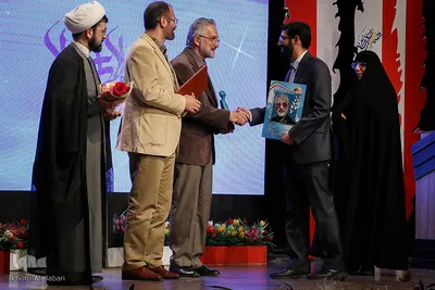 مراسم انتخاب چهره سال هنر انقلاب اسلامی