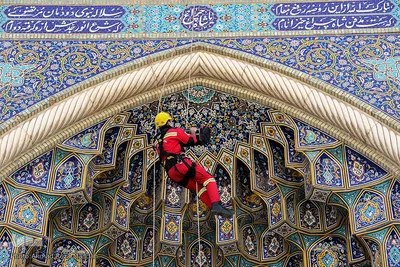 مانور آتش‌نشانان در صحن حضرت معصومه(س) حرم مطهر شاهچراغ(ع)