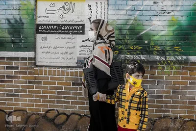 کودکان حتی حسرت درنگ در کوچه هایند، اما در دل نگرانند تا کرونا از هر سو به سمت آنان بیاید.