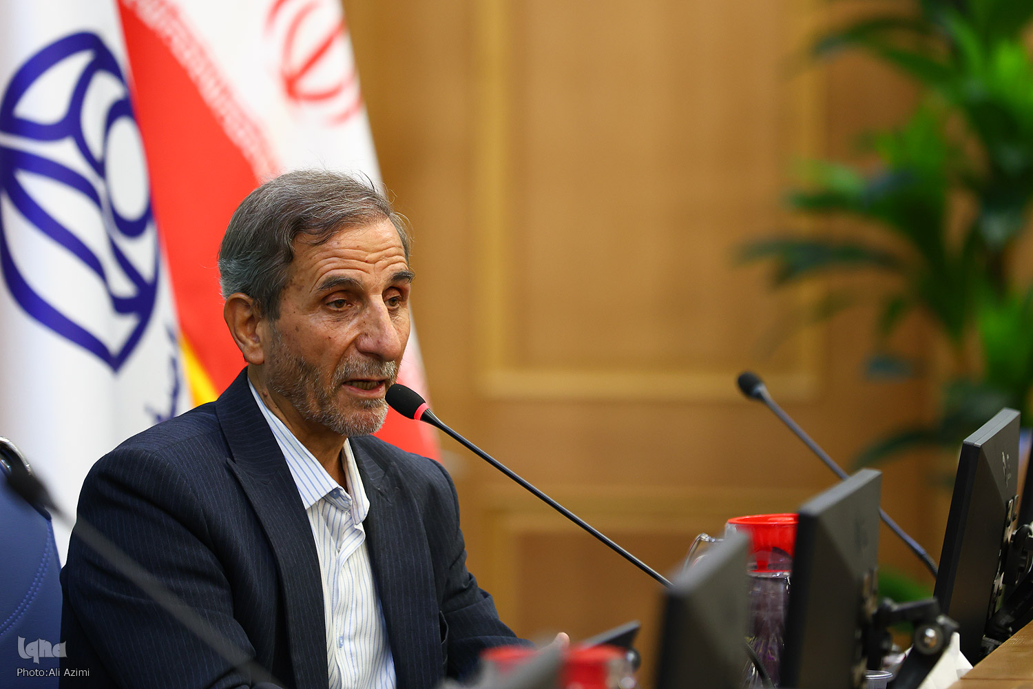اصغر منتظرالقائم عضو هیئت علمی دانشگاه اصفهان