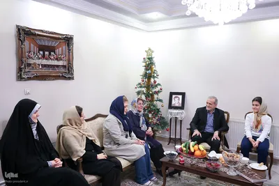 دیدار صمیمی با خانواده دو شهید مسیحی دفاع مقدس
