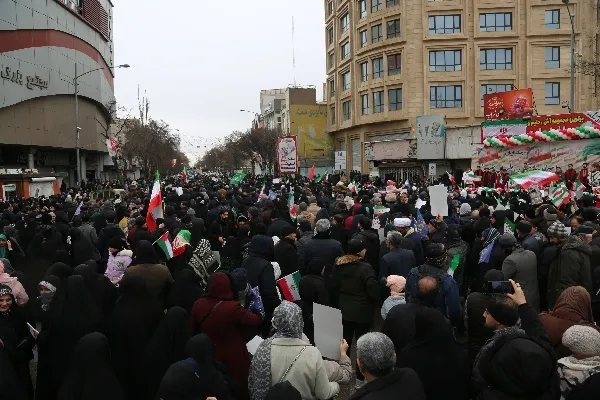 حضور پرشور مردم دارالارشاد اردبیل در راهپیمایی ۲۲ بهمن+عکس