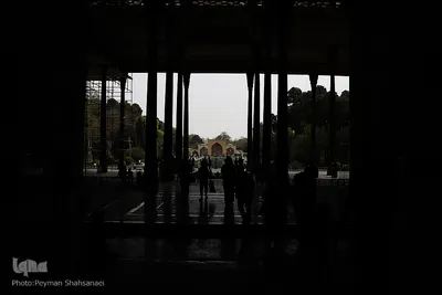 مسافران نوروزی کاخ چهل ستون