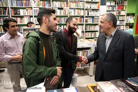 کتابگردی احمد مسجد جامعی