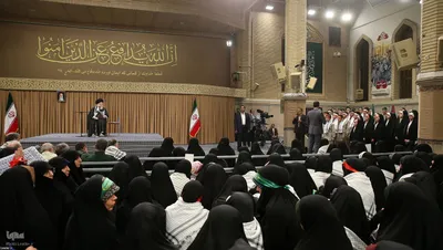 دیدار پیشکسوتان و فعالان دفاع مقدس و مقاومت با رهبر انقلاب