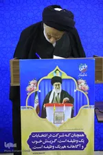 حضور نماینده ولی فقیه در خراسان‌جنوبی پای صندوق رأی