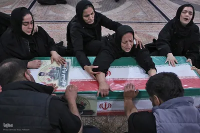 آیین وداع و تشییع پیکرهای مطهر ۱۱ شهید جنگ رمضان در شیراز