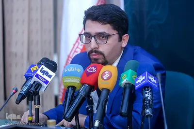 قاسم درزی، دبیر اجرایی جایزه در نشست خبری نخستین دوره جایزه کتاب نهج البلاغه