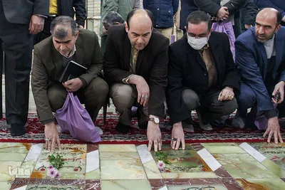 گلباران مزار شهدا در اولین روز دهه فجر