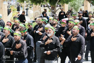مراسم عزاداری و نماز ظهر عاشورا در اصفهان‎