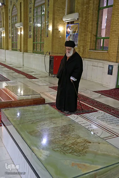 حضور رهبر انقلاب در مرقد مطهر امام خمینی(ره) و گلزار شهدا