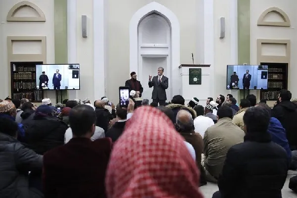 حضور فرماندار آمریکایی در نماز جمعه بوستون