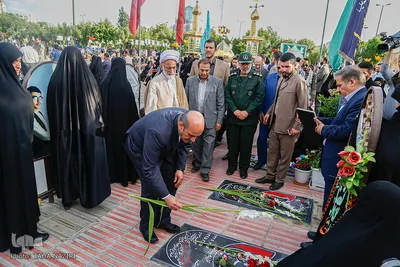 گلباران مزار شهدا به مناسبت سالروز آزاد سازی خرمشهر