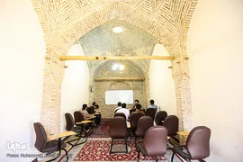 افراشته فیروزه‌ای؛ مسجد معیرالممالک به قدمت تاریخ تهران