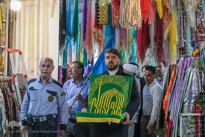 کاروان زیر سایه خورشید در بازار وکیل شیراز