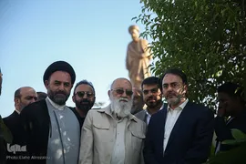 مجسمه علامه امینی در میدان الغدیر تهران