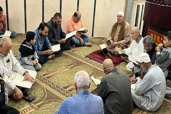 بالصور...إحياء مجالس الإقراء بالمساجد في مصر