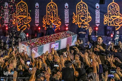 حسینیه ایران؛ مراسم عزاداری شب‌هشتم محرم در کانون رهپویان وصال شیراز‎‎