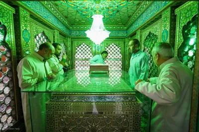 آیین غبارروبی حرم مطهر حضرت احمدبن موسی الکاظم علیهم السلام‎