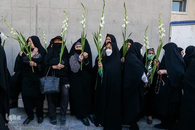 مراسم گلباران حرم مطهر رضوی در سالروز ولادت حضرت معصومه(س)