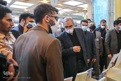بازدید بهرام عین اللهی، وزیر بهداشت، درمان و آموزش پزشکی از نمایشگاه بین المللی قرآن کریم