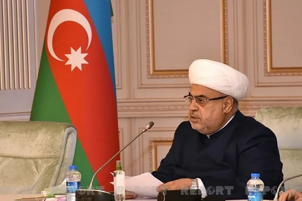 Allahşükür Paşazadə Londana gedir