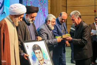 هشتمین کنگره بین المللی شعر ایثار‎