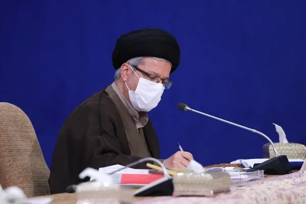 شرافت جامعه توانمند و صالح مرهون زحمات معلمان است