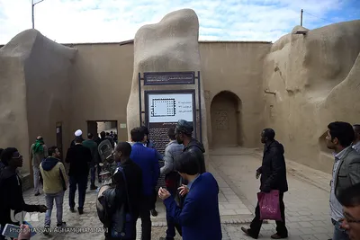 بازدید شرکت کنندگان سومین مراسم ملی بزرگداشت مجاهدان در غربت از آثار تاریخی دامغان