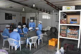 خدمت رسانی گروه های جهادی طلاب و روحانیون سمنان به بیماران کرونا
