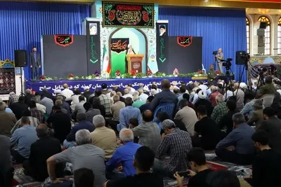 اقامه نماز جمعه ساری با امامت آیت الله محمد باقر لائینی