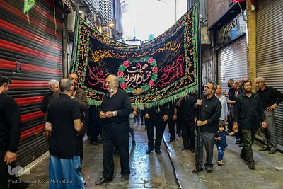 حسینیه ایران؛ عزاداری ظهر تاسوعا در بازار تهران