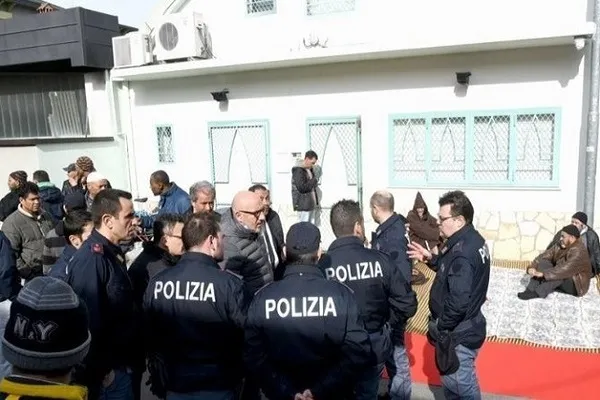İtalya'da Darüsselam Müslüman Kültür Merkezi'nde ibadet yasaklandı!