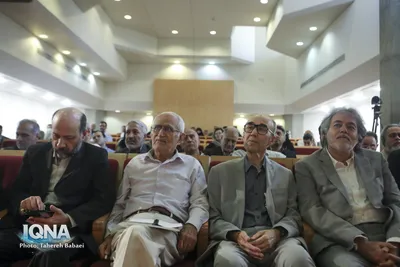 آیین رونمایی از قرآن زعفرانی کهن‌ترین نسخه کامل مورخ فارسی