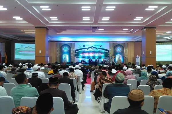 علماء 13 دولة بحثوا نشر وسطية الإسلام في مؤتمر بإندونيسيا