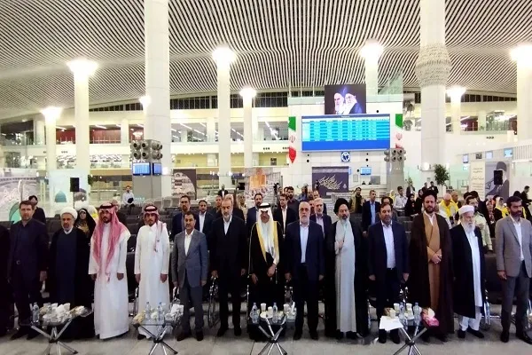 اعزام نخستین گروه از عمره‌گزاران ایرانی پس از 9 سال انتظار 