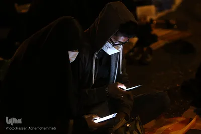 Muslime begehen die Nacht der Bestimmung auf dem Palästina-Platz