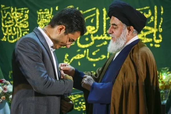 Winner of Russia Int’l Quran Contest Receives Jamkaran Mosque Servant Order   