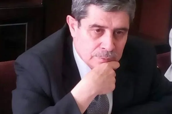 شعر فجر مولد وحدت کلمه بین ملت‌هاست