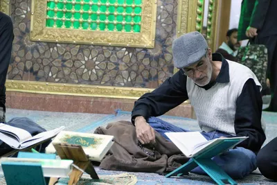 محفل انس با قرآن کریم در آستان مقدس حضرت علی ابن حمزه(ع)