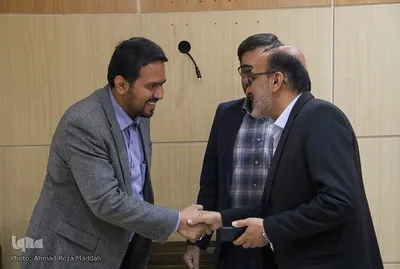 نشست تعامل با فعالان قرآنی استان فارس