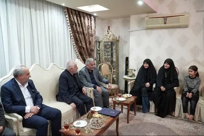 دیدار استاندار آذربایجان شرقی با خانواده‌های شهدا