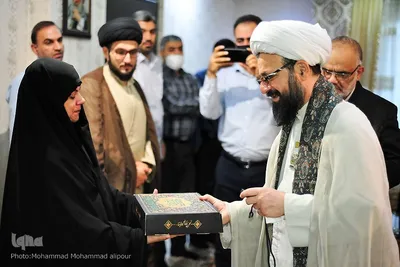دیدار خدام رضوی با خانواده شهید مدافع حرم حسونی‌زاده
