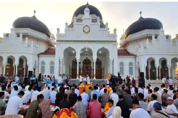 La Grande Mosquée  Baiturrahman, une destination religieuse en Indonésie
