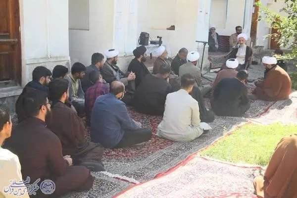 حوزه علمیه مکان عبرت، درس، موعظه و تزکیه است