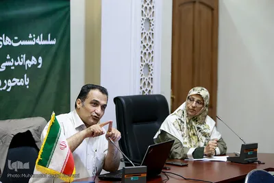 نشست تخصصی نسبت میان ترجمه و تفسیر قرآن با حضور احمد پاکتچی