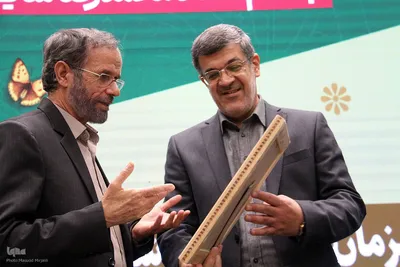 رونمایی از تفسیر «بصائر» در یزد‎